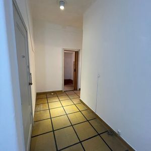 Miguelete Y Colonia – Apartamento Reciclado, Cómodo Y Bien Conectado