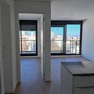 Alquiler En Tres Cruces Casi A Estrenar, 1 Dormitorio, Terrazas, Porteria, Garaje, Barbacoa