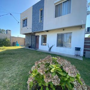 Venta De Propiedad En Montes  De Solymar Sobre Avda Giannatasio.!