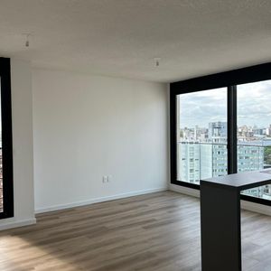 Apartamento Luminoso A Estrenar En Alquiler En Tres Cruces - 2 Dormitorios Con Balcón + Garaje Incluido