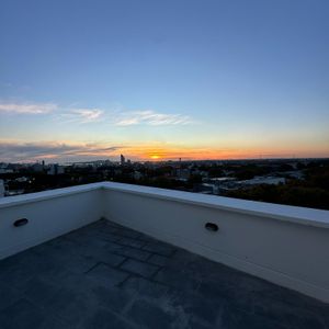 ¡a Estrenar! últimos 1 Dormitorio Con Balcón En Tres Cruces ¡se Alquilan Enseguida!