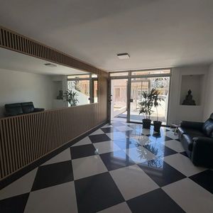 Alquiler Duplex De 1 Dormitorio En Pocitos, Tercer Piso, Calefaccion, Porteria