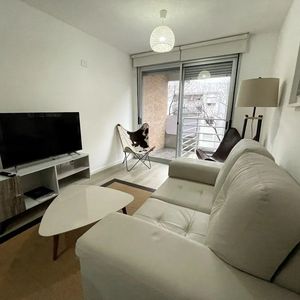 Alquiler En Pocitos De 1 Dormitorio, Piso 3 Al Frente, Balcon, Porteria, Opcion Garaje Aparte