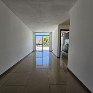 Alquiler De Apartamento Sobre Avenida Agraciada