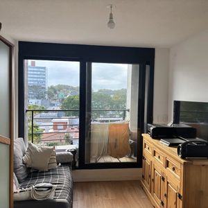 Alquiler En La Union De 2 Dormitorios, Edificio Moderno, Balcon, Porteria, Gym, Lavadero, Sum