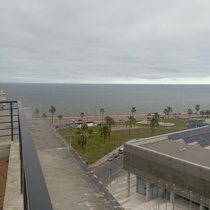 Excelente Apartamento, Vista Al Mar Y Plaza Independencia, Garage Porteria