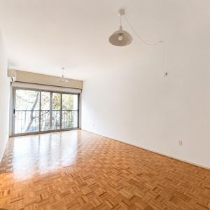 Apartamento 2 Dormitorios | Muy Luminoso | A Pasos De La Rambla Y Centro