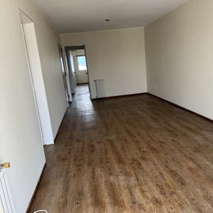 Alquiler En Pocitos/ Cordon, 2 Dormitorios Y 2 Baños, Piso Alto, Terrazas, Garaje, Calefaccion Central