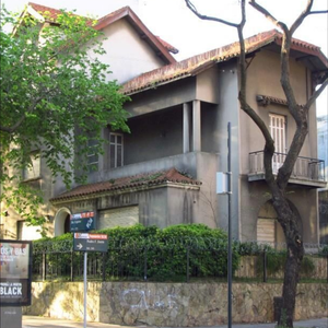 Casa En Venta En Pocitos, Padrón único, 4 Dormitorios, Recepción, Jardín, Fondo