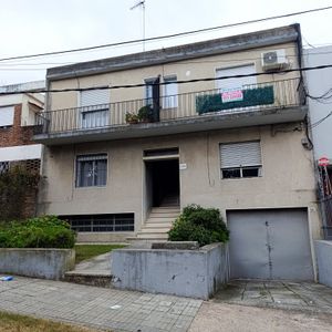 A. Velazco Al Frente Con Balcón 2 Dorm.