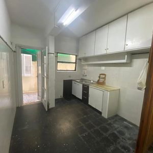 Alquiler En La Blanqueada De 2 Dormitorios, Planta Baja Con Patio Y Parrillero, Gastos Comunes Bajos