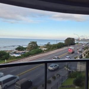 Exclusivo Apartamento De Lujo En Rambla Malvín: 2 Dormitorios, 2 Suites Terraza Panorámica Con Parrillero, Garaje Y Gimnasio De Vanguardia.