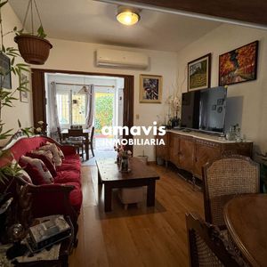 Casa Con Patio Y Garaje En Hermosa Ubicación