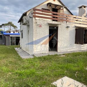 Venta Casa 2 Dormitorios En La Paloma! 2 Plantas - Amueblada. Terreno Amplio Y Barbacoa!