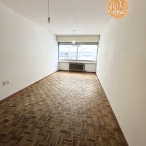 Alquila Apartamento De 2 Dormitorios Y 2 Baños En Cordón Sur, Próximo A La Imm