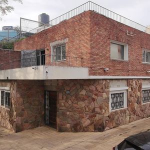 Luis Lamas | Padrón único Con Cochera | 4 Dormitorios | Ideal Vivienda, Empresa O Inversión