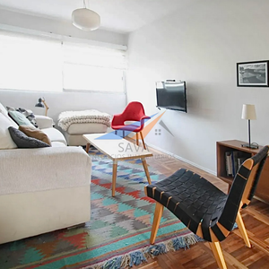 Alquiler Apartamento 2 Dormitorios En Pocitos! Piso Alto. Garage Incluido!