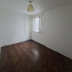 Alquiler En Ciudad Vieja De 1 Dormitorio, Oportunidad, Patio, Gastos Comunes Bajos
