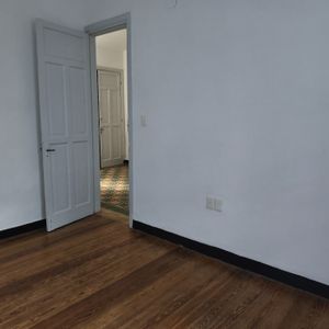 Venta Dos Dormitorios Al Frente Con Patio En El Centro
