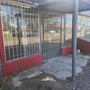 Local Comercial - Excelente Ubicación