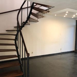 Alquiler De Casa De 4 Dormitorios En Malvin Con Patio, Parrillero Y Cochera