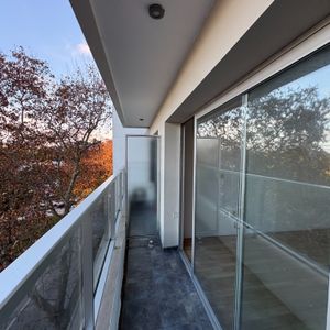 Alquiler: Moderno Apartamento Con Balcón Y Vistas En Av. Italia , Montevideo