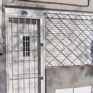 Oportunidad. Casa De Un Dormitorio En Pta. Carretas. Sin Gastos Comunes.