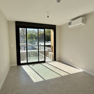 Alquiler Mono Ambiente Con Balcon Semi Equipado Pocitos
