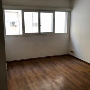 Alquiler En Ciudad Vieja/ Centro, 1 Dormitorio, Piso 4 Al Contra Frente, Gastos Bajos