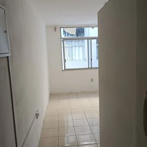 Alquiler En Cordon, Mono Ambiente En Piso 7 Al Contra Frente, Gastos Comunes Bajos