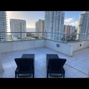 Apartamento Con Amplia Terraza!!