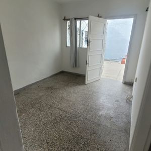 Alquiler En La Blanqueada, 1 Dormitorio,  Planta Baja Interior, Patio Lavadero, Gastos Comunes Bajos