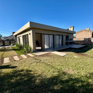 Alquiler Casa De 3 Dormitorios En Carrasco Zona Woodlands