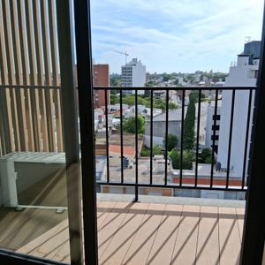 Alquiler Apartamento 1 Dormitorio La Blanqueada, Edif. Nórdico, Piso Alto Y Con Balcón. Posible Garaje.