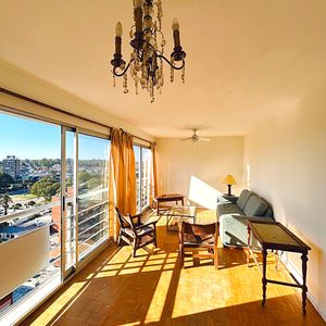Espectacular Piso 12 En Malvín, Baños Y Cocina Modernos, Vista Despejada Y Amenities
