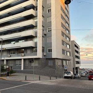 Monoambiente Amueblado Con Garage Doble Casi Rambla En Venta