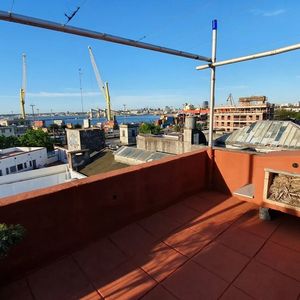 Alquiler Ciudad Vieja, Penthouse De 2 Dormitorios, Terraza, Estufa A Leña, Parrillero