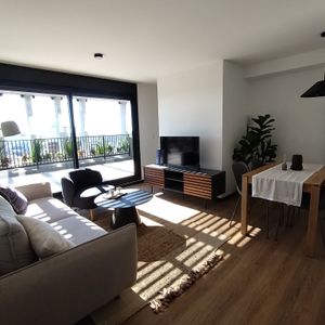 Espectacular Apto De 2 Dormitorios, 1 Baño, Con Amplia Terraza Y Parrillero De Uso Exclusivo.