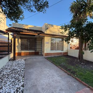 Alquiler Casa Al Frente Ph Independiente 2 Dormitorios Malvin