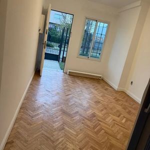 Alquiler Casa En Parque Batlle De 1 Dormitorio, Impecable Estado, Rejas Perimetral, Patio  Chico Y Frente!