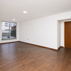 Apartamento Monoambiente Con Patio De Uso Propio En Venta En Tres Cruces