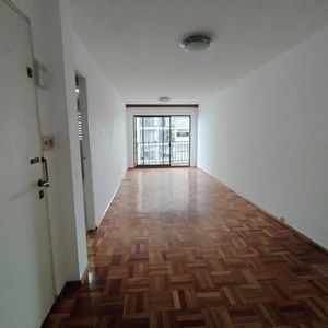 Alquiler En Tres Cruces, 2 Dormitorios Y 2 Baños, Terrazas, Porteria, Calefaccion