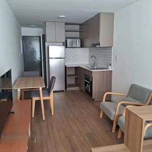 Alquiler En Ciudad Vieja, Mono Ambiente Amueblado, Piso 2 Al Frente, Gastos Comunes Incluidos