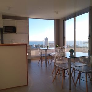 Apartamento En Punta Carretas En Ubicación Privilegiada.