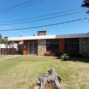 Casa En Alquiler Anual Barrio Country Ref:33287