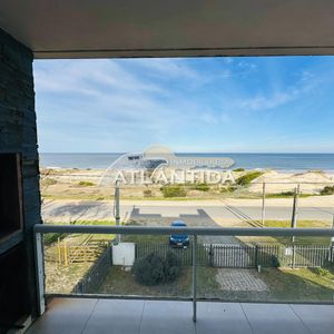 Alquiler En Las Toscas Sur Frente A La Playa | Apartamento De 2 Dormitorios, Balcón Y Parrillero