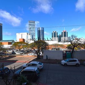 Apartamento Alquiler Pocitos 4 Dormitorios Garaje Para Dos Autos Frente A Montevideo Shopping Impecable Estado