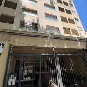 Alquilo Apto. 2 Dorm. C/cochera, Cordón.
