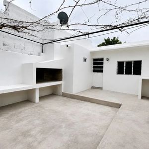 Alquiler En La Union, 1 Dormitorio En Planta Baja, Reciclado, Patio Y Sin Gastos Comunes