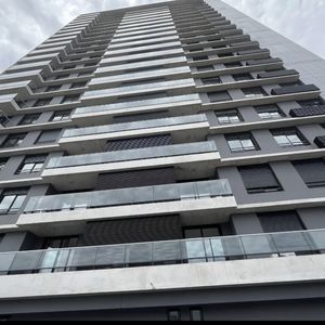 Exclusivo Apartamento A Estrenar De 1 Dormitorio En Malvín, Con Vistas Panorámicas Y Garage Privado, Una Oportunidad única.